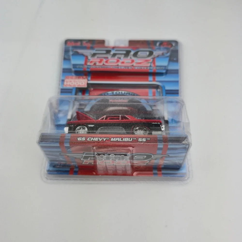 Vitg Maisto Pro Rodz 65 Chevy Malibu SS 1:64 Red Black Diecast Car Opening Hood